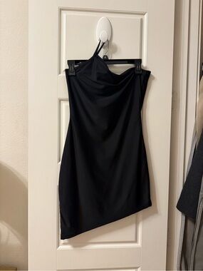 Superdown Rumer Black Asymmetric Slip Dress - Medium